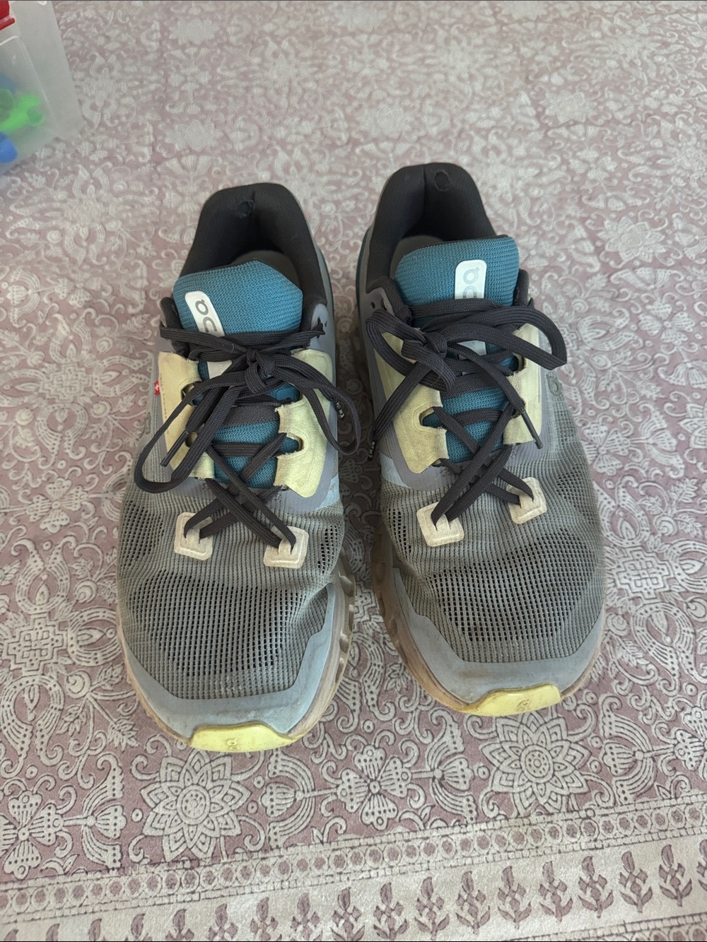 Women’s On running shoes 9.5